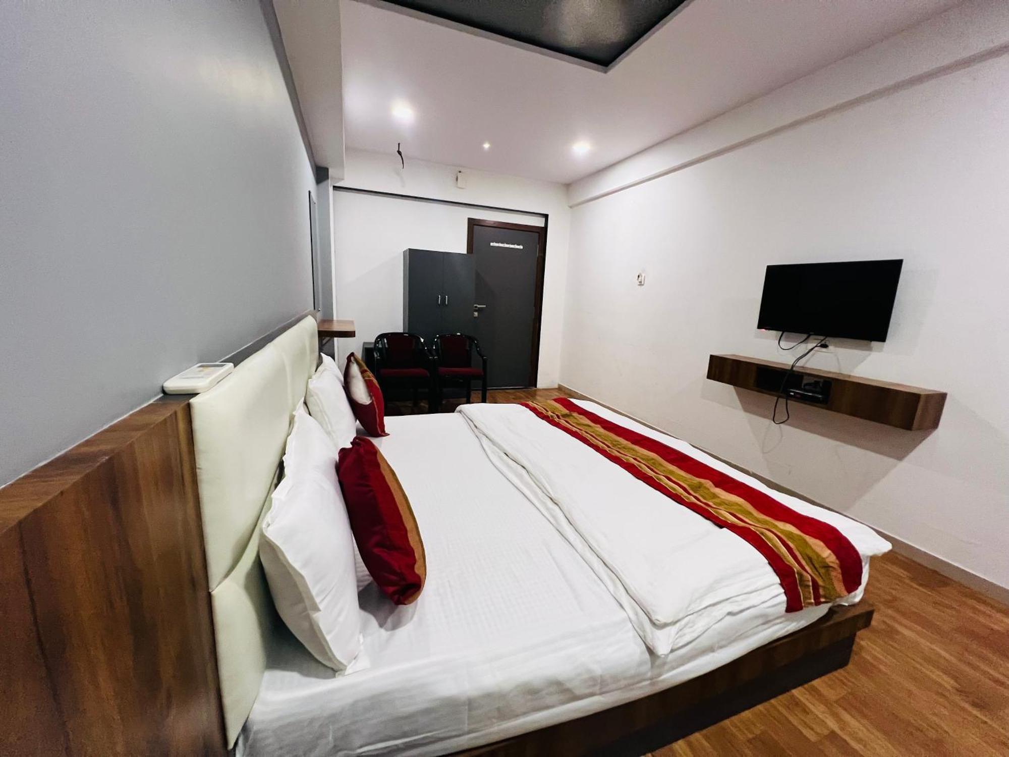 The Valentine Hotel Surat Luaran gambar